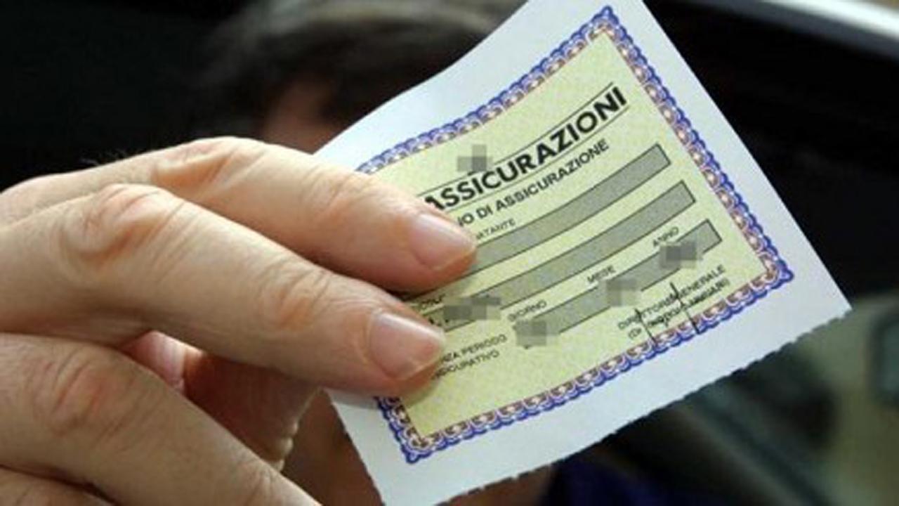 Assicurazione auto sempre più cara, ecco come difendersi